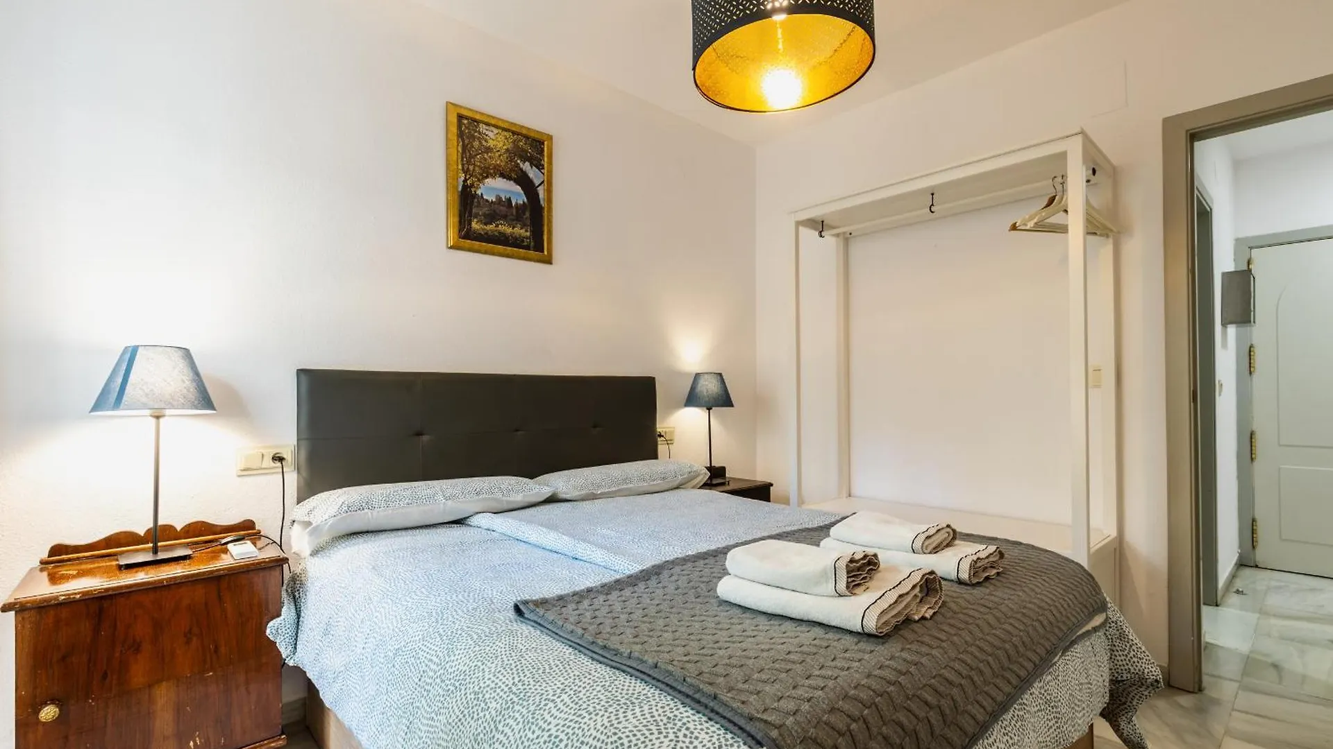 Apartamento Cenes de la vega 10 mi del Centro de Granada purificador de aire 0*,  España